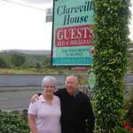 Alojamento de Acomodação e Pequeno-almoço Clareville House Scarriff (Clare)