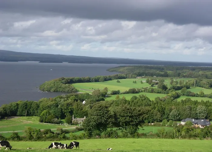 לינה וארוחת בוקר Clareville House